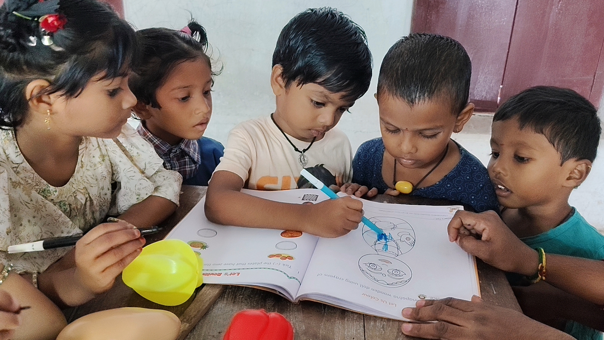 filter: null; fileterIntensity: null; filterMask: null; captureOrientation: 0;algolist: 0;multi-frame: 1;brp_mask:0;brp_del_th:null;brp_del_sen:null;motionR: 0;delta:null;module: video;hw-remosaic: false;touch: (-1.0, -1.0);sceneMode: 0;cct_value: 0;AI_Scene: (-1, -1);aec_lux: 334.32294;aec_lux_index: 0;albedo:  ;confidence:  ;motionLevel: 0;weatherinfo: null;temperature: 38;